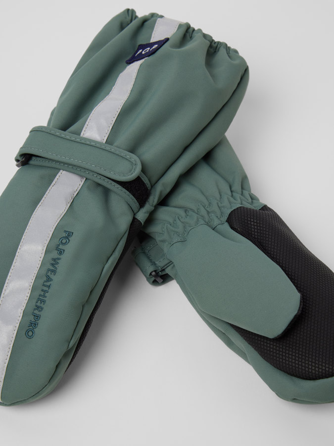Waterproof padded mittens