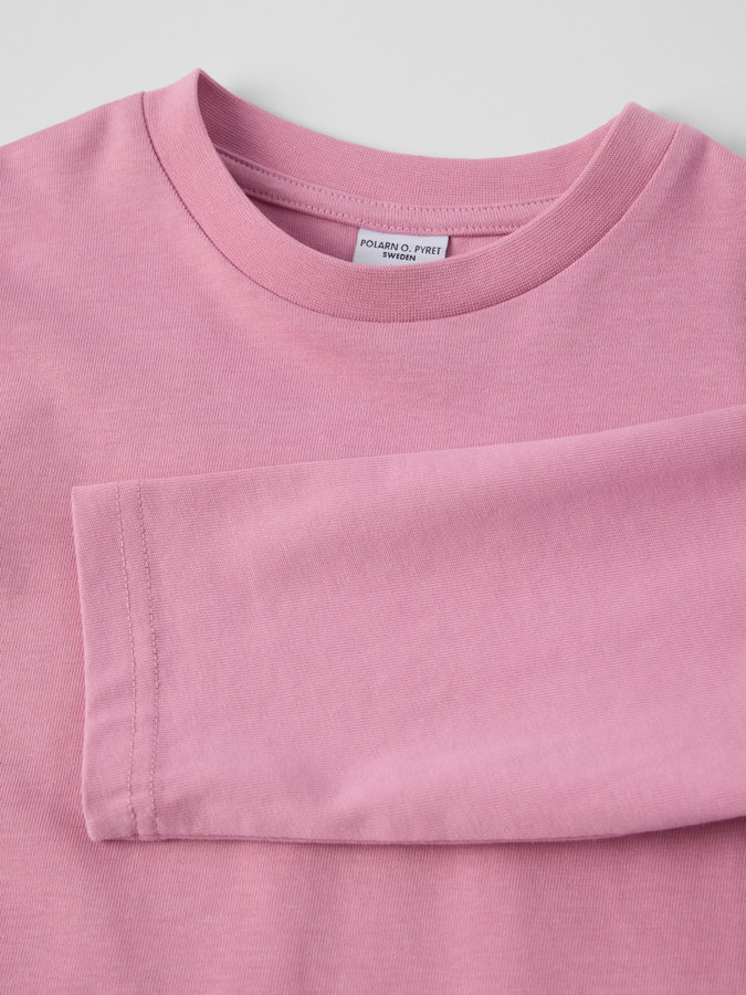 Long-sleeved t-shirt