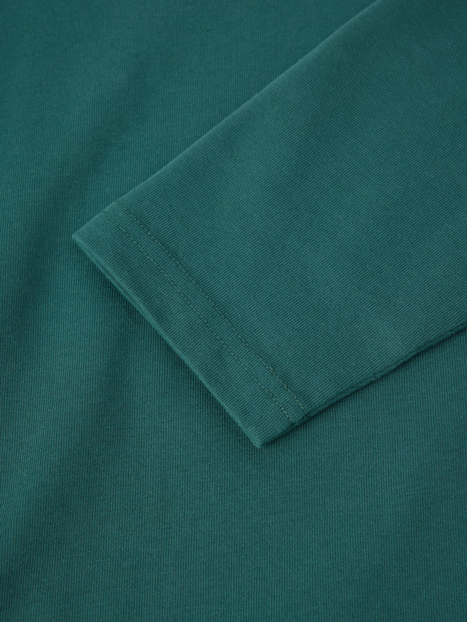 Long-sleeved t-shirt