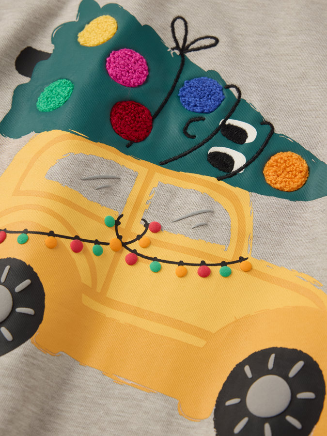 Long-sleeved t-shirt