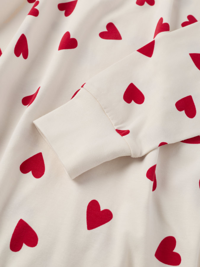 Adult nightgown with heart print