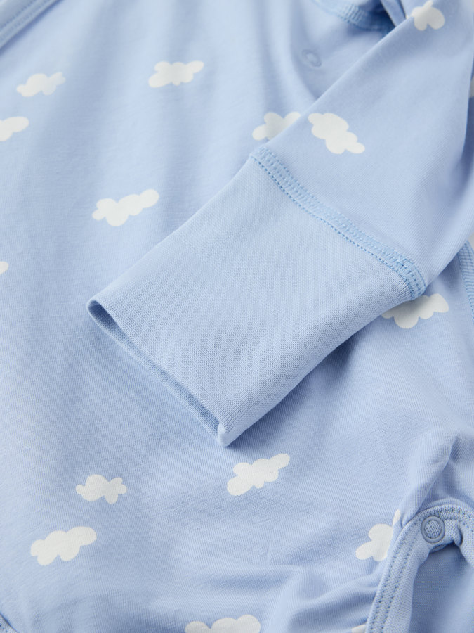 Extendable wrapover body, clouds