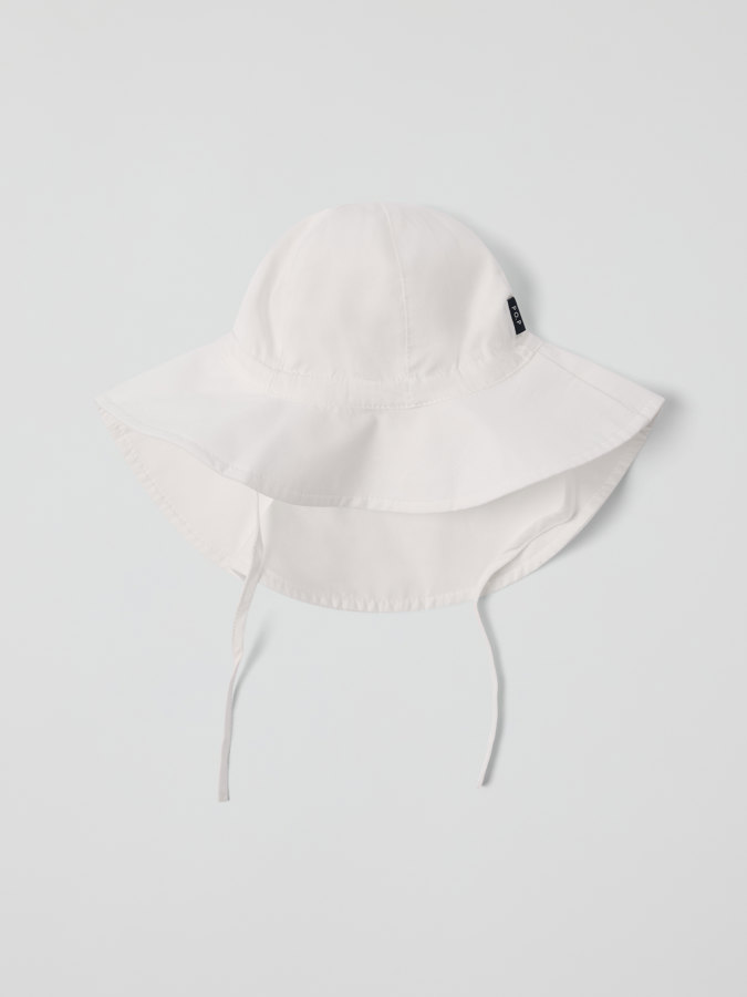 Woven sun hat with UV protection