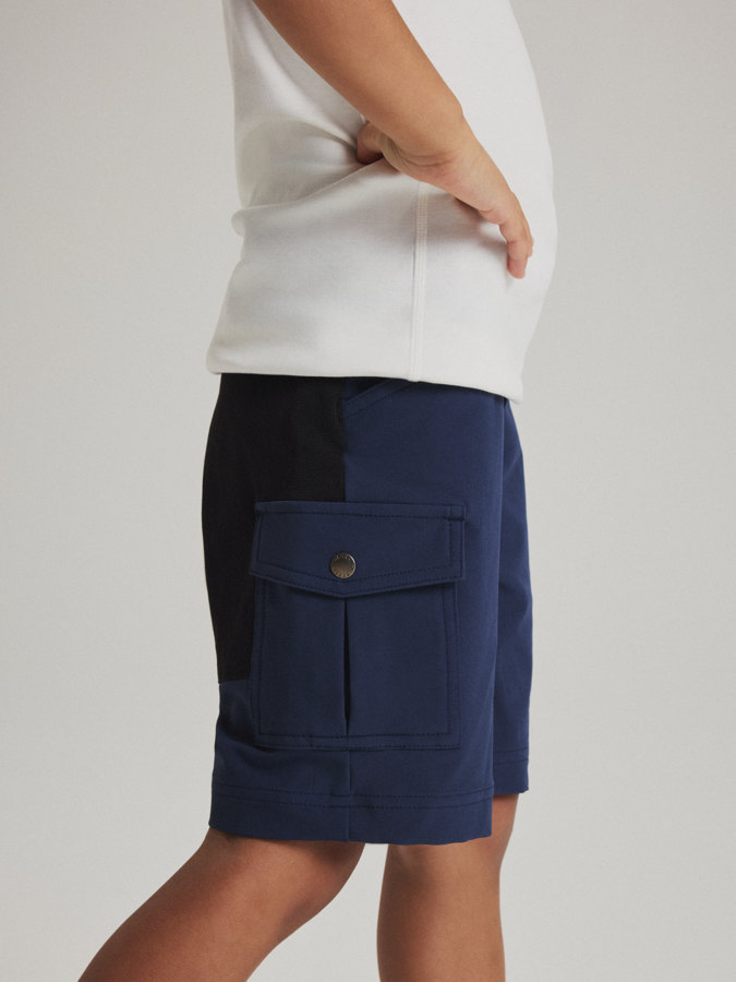 Water-repellent outdoor shorts