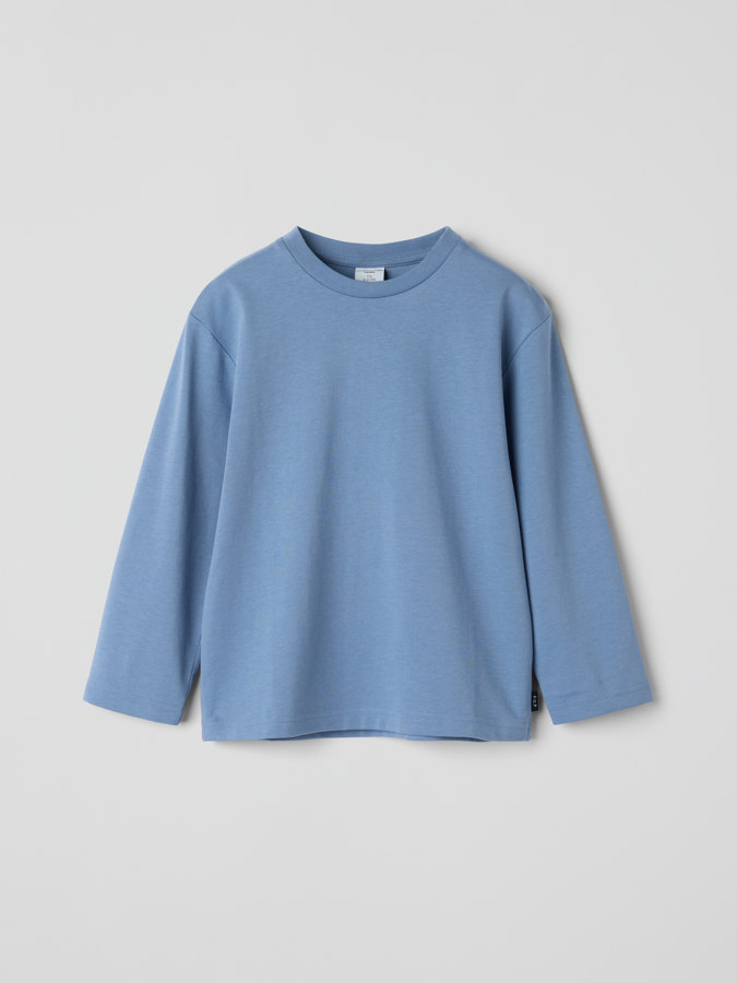 Long-sleeved t-shirt