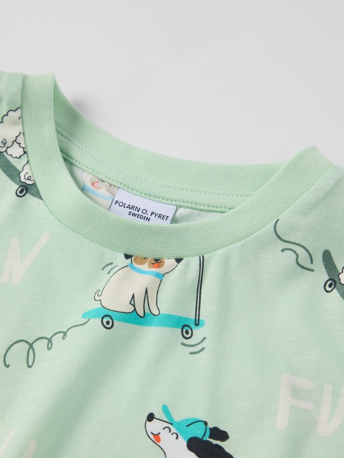 T-shirt dogs T-shirt dogs