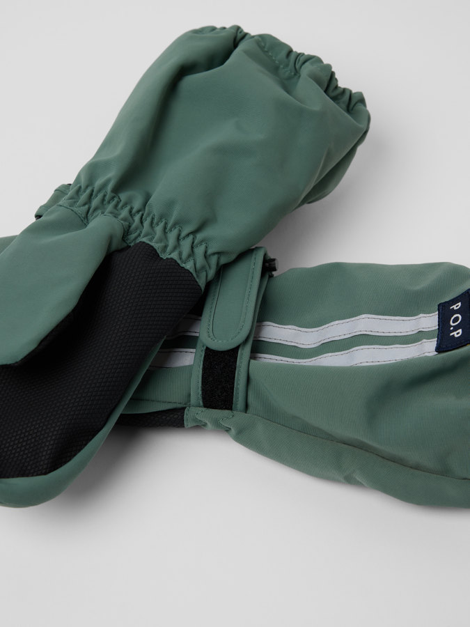 Waterproof shell mittens