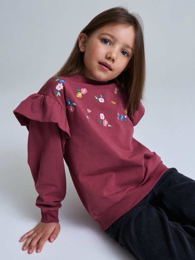 Sweatshirt embroidery