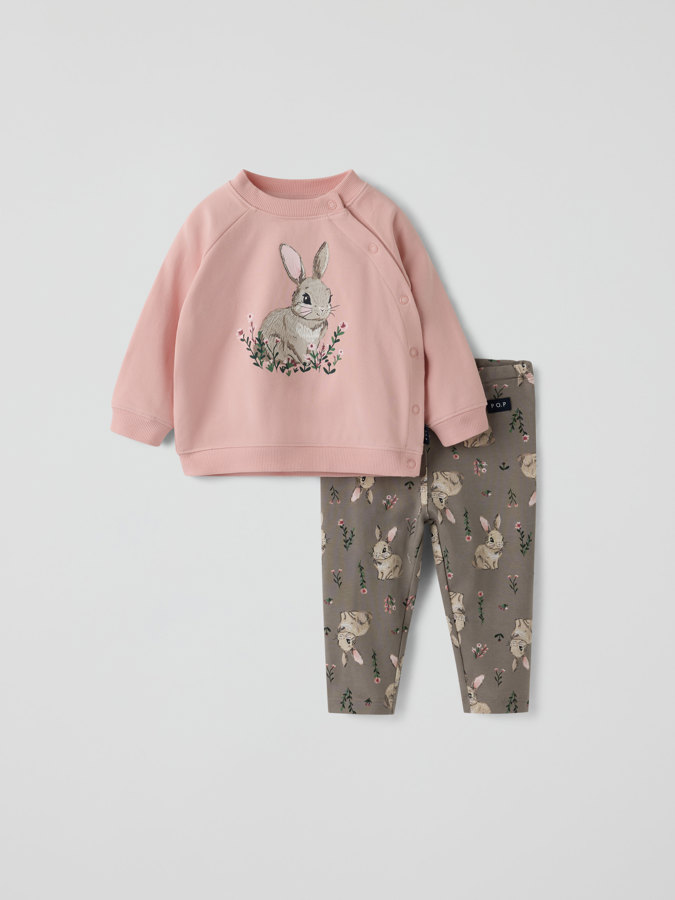 Passendes Set mit Shirt und Leggings Passendes Set mit Shirt und Leggings