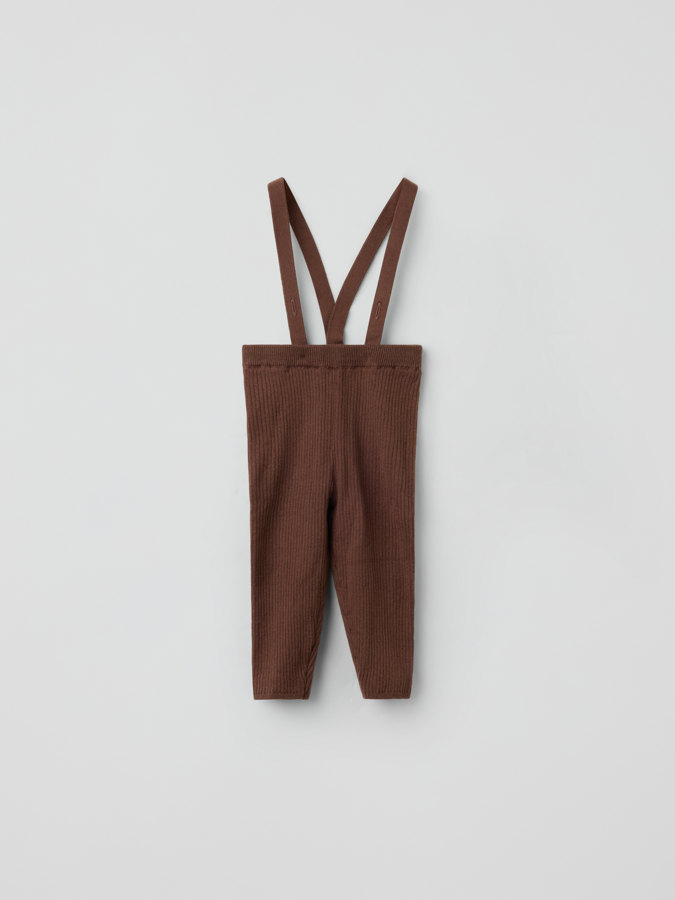 Gestrickte latzhose