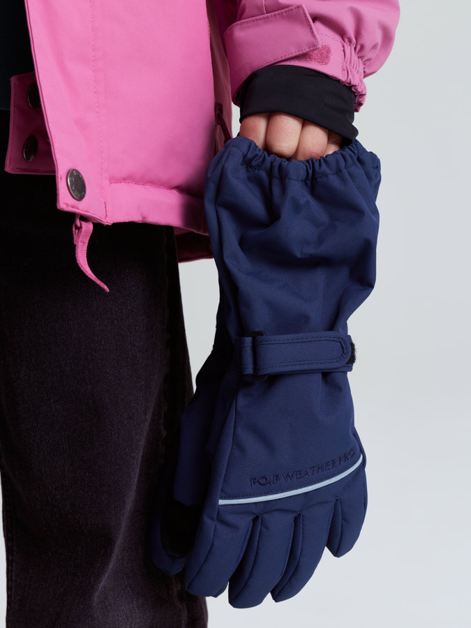 Waterproof padded gloves