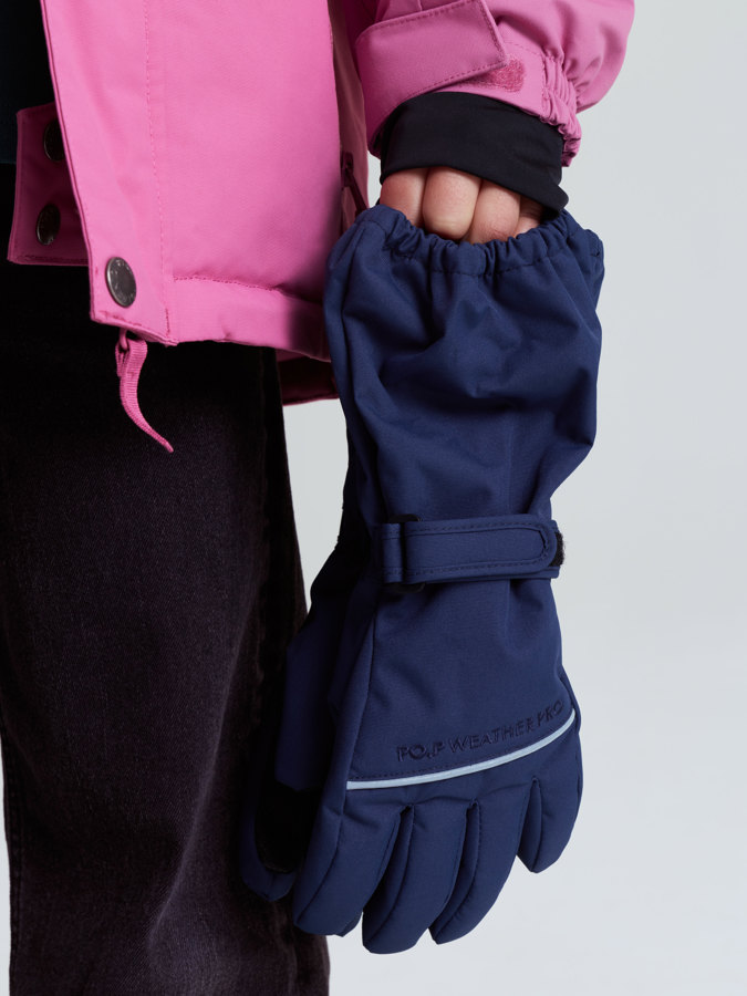Waterproof padded gloves