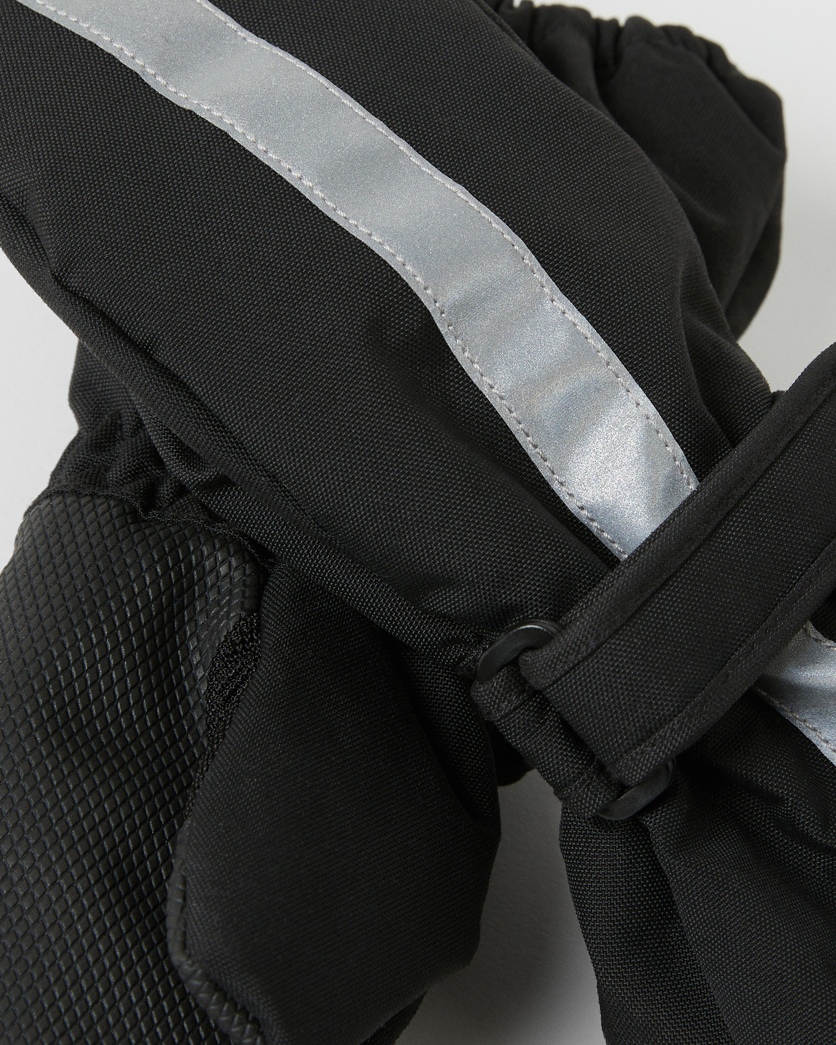 Reflective shell gloves